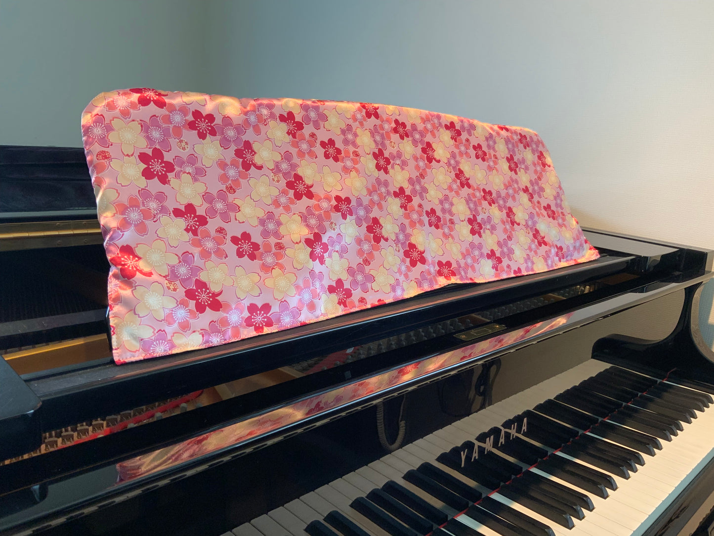 Grand piano music stand cover